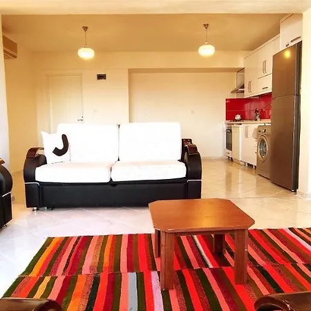 Amazing View, 1-Bedroom, Parking, WiFi, Quiet, Terrace, 4 people Flat