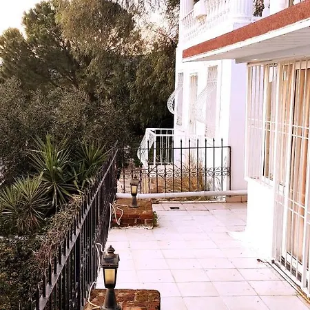 Amazing View, 1-Bedroom, Parking, WiFi, Quiet, Terrace, 4 people Flat Bodrum